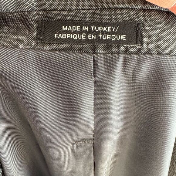 Express Fitted 36R gray suit like new, go to for weddings - Picture 7 of 12